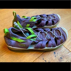 Keen girls sandals